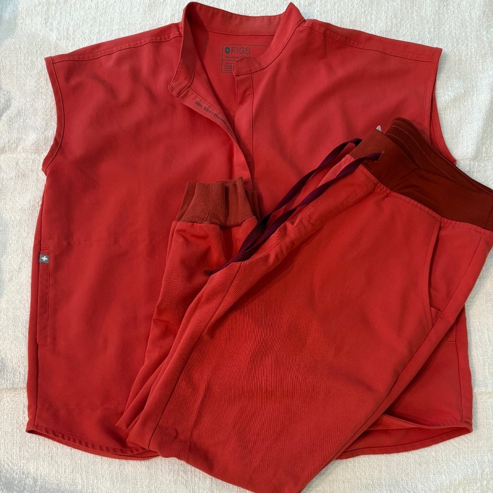 Figs Clay Rafaela Scrub Top